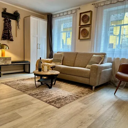 Bellevue - Zentrum - Netflix - Parkplatz * Бад-Шандау